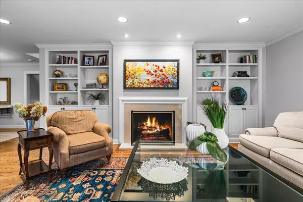 Highland Park, IL 60035,346 Sumac RD