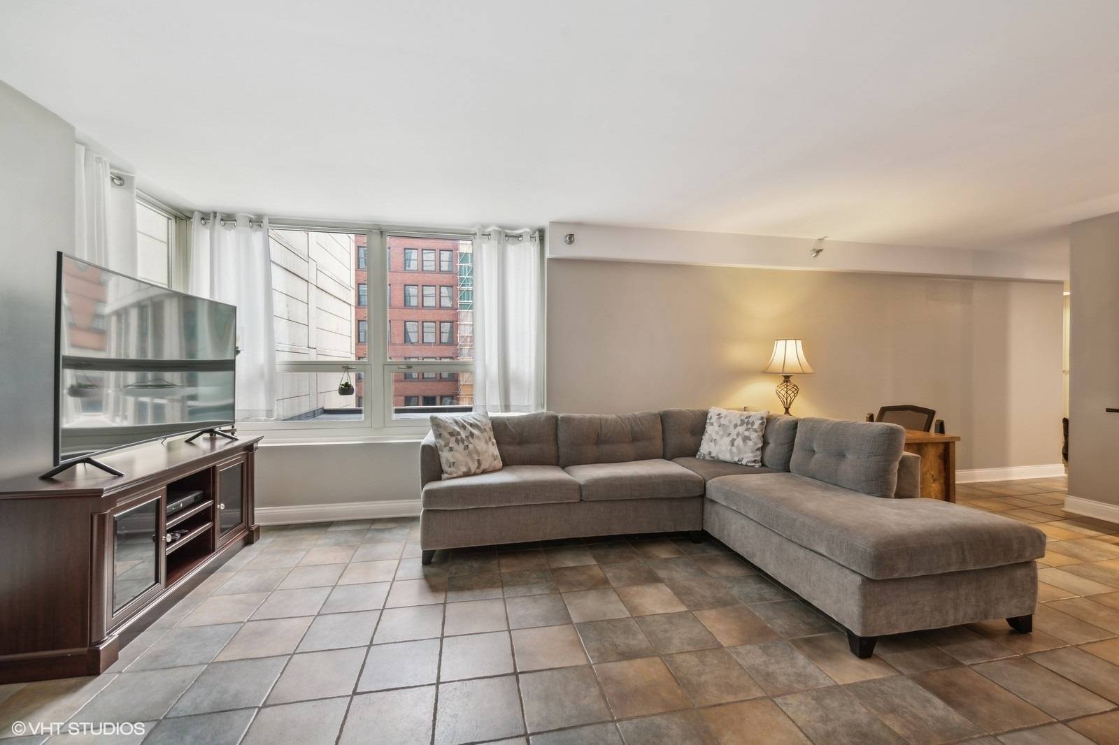 Chicago, IL 60654,345 N La Salle DR #205