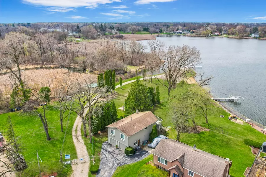 27891 W Bayview DR, Ingleside, IL 60041