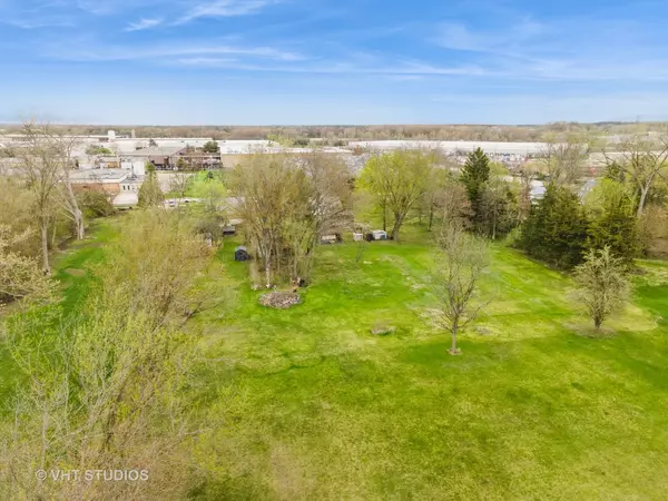 31W175 Hawthorne LN, West Chicago, IL 60185