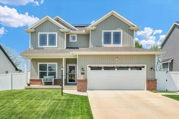 715 Cole LN, Mahomet, IL 61853