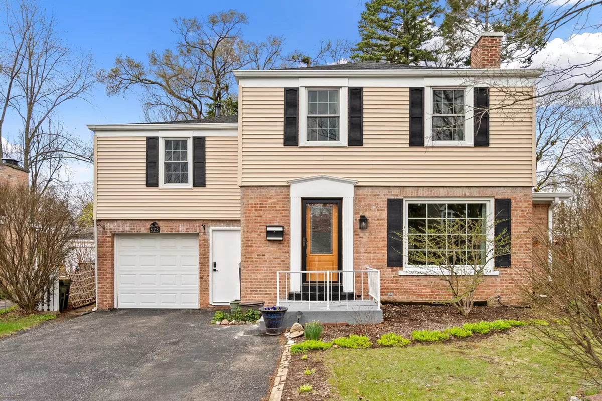 Libertyville, IL 60048,523 Buckingham PL