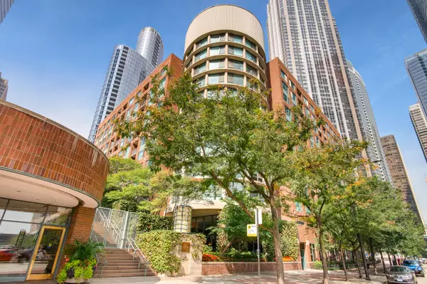 480 N McClurg CT #604, Chicago, IL 60611