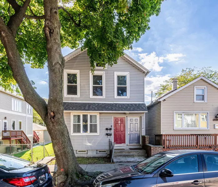 2724 S Crowell ST, Chicago, IL 60608