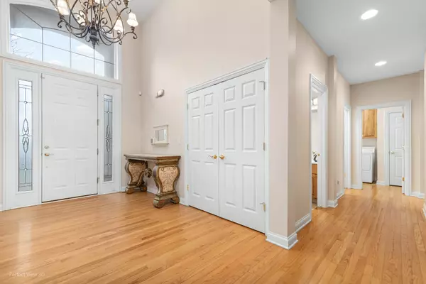 Orland Park, IL 60462,8720 Berkley CT