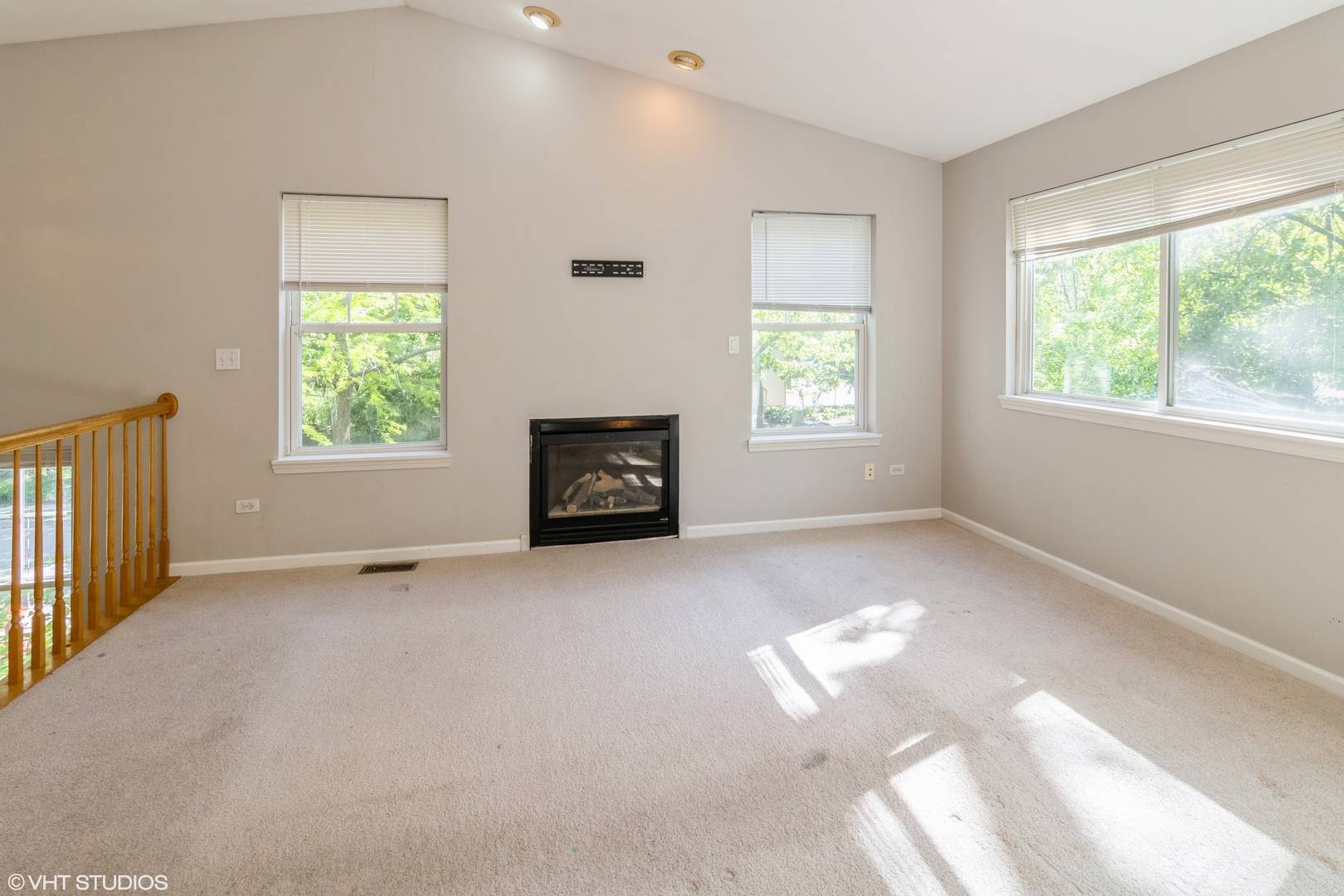Streamwood, IL 60107,120 MEREDITH LN