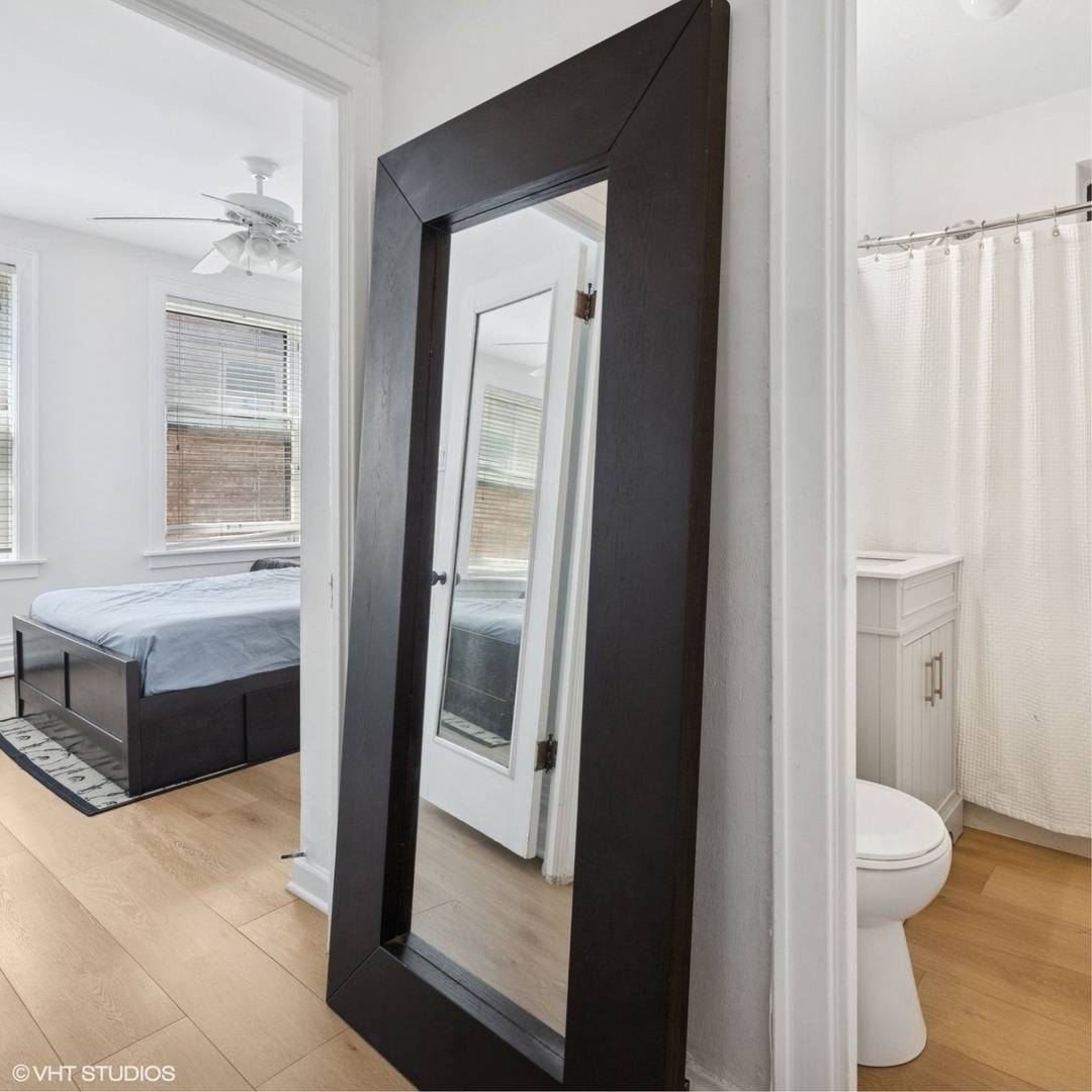 Chicago, IL 60626,1225 W Lunt AVE #2B