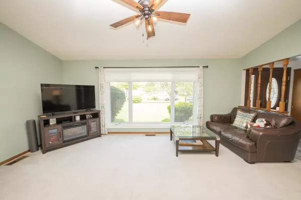 Joliet, IL 60435,1205 Barber LN