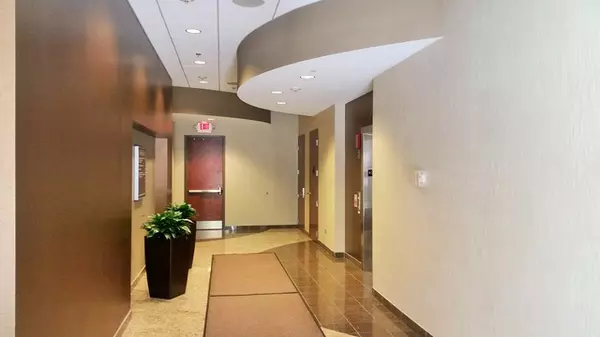 Burr Ridge, IL 60527,570 Village Center DR #201