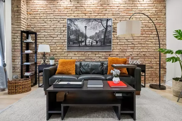 Chicago, IL 60625,3236 W Eastwood AVE #1