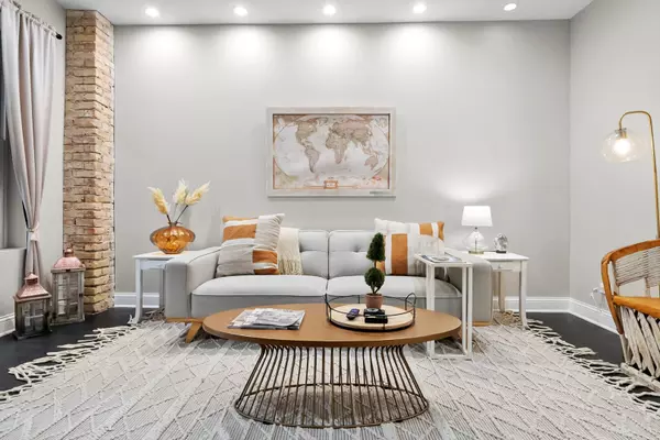 Chicago, IL 60625,3236 W Eastwood AVE #2