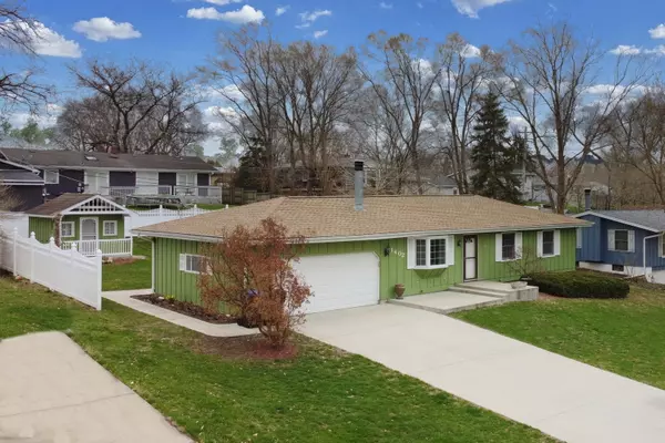 Mchenry, IL 60051,1402 Eastwood LN