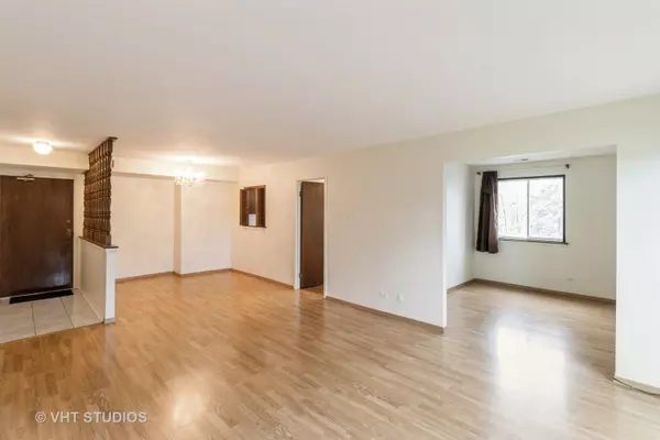 Palatine, IL 60074,1243 E Baldwin LN #206