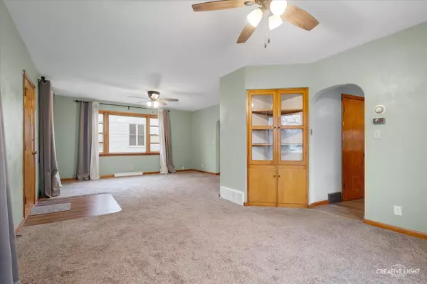 Dixon, IL 61021,222 W Chamberlin ST