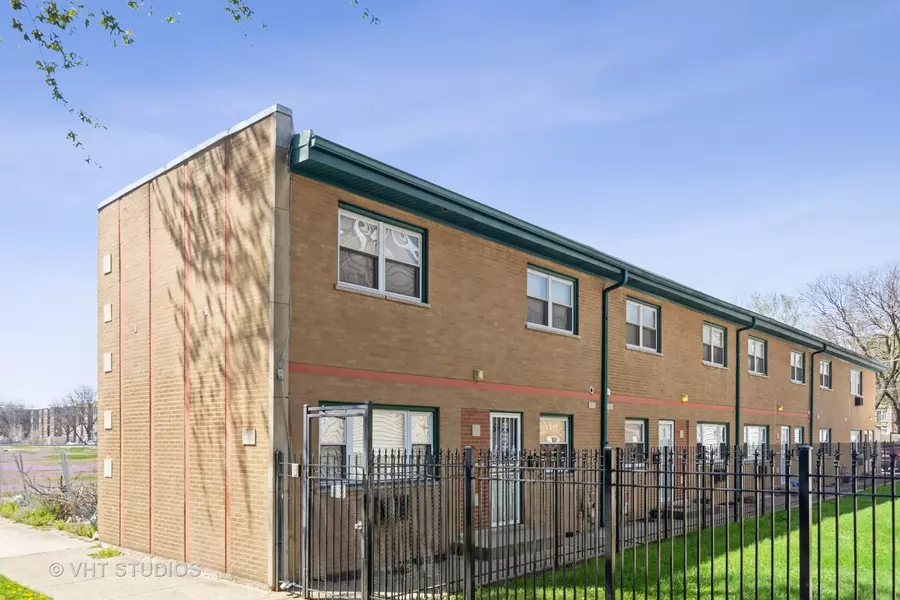 7010 S East End AVE #4, Chicago, IL 60649