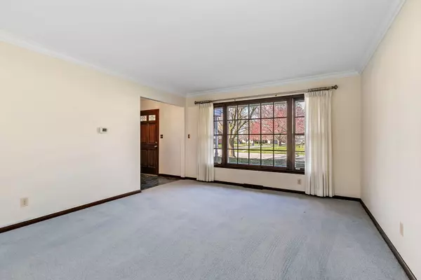 Dekalb, IL 60115,110 Ilehamwood DR