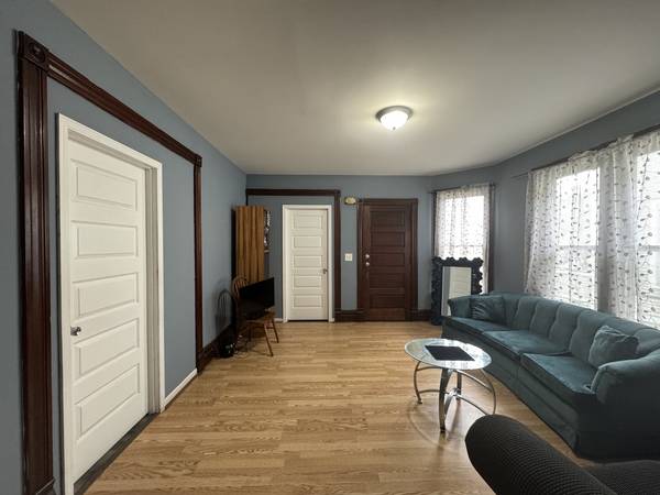 Aurora, IL 60505,735 Sexton ST