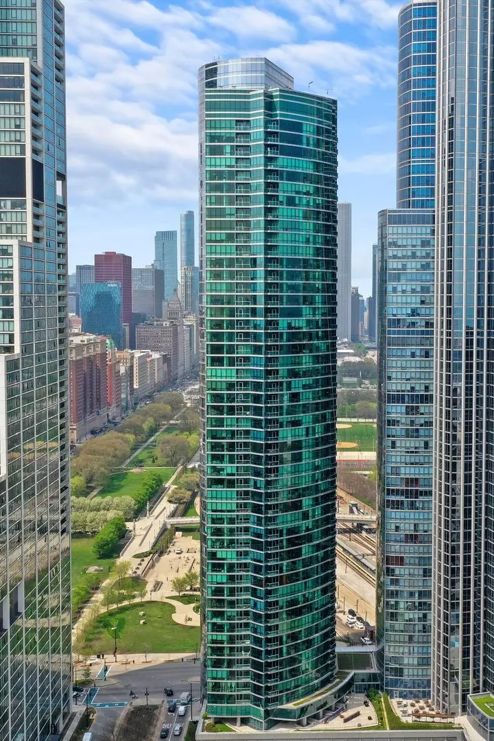 Chicago, IL 60605,1201 S Prairie AVE #2403