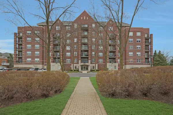 470 W Mahogany CT #202,  Palatine,  IL 60067