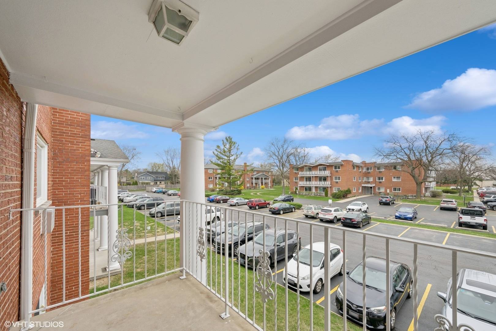 Arlington Heights, IL 60004,102 E Lillian AVE #2C