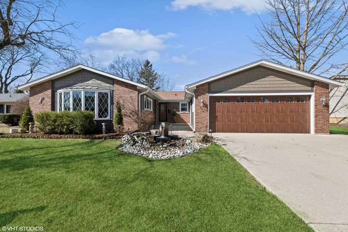 Palatine, IL 60074,924 N Topanga DR
