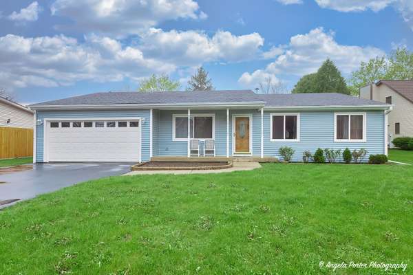 1266 Lee Ann LN, Woodstock, IL 60098