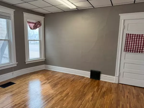Sandwich, IL 60548,43 W Church ST