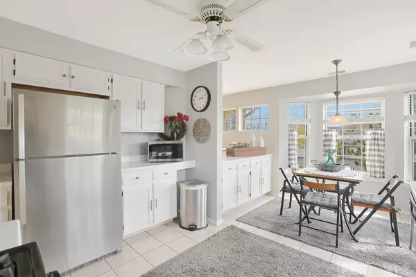 Crystal Lake, IL 60014,1601 Penny LN #B