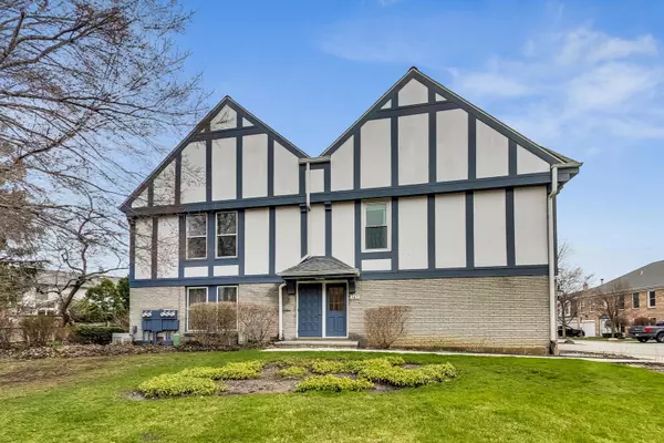 Libertyville, IL 60048,747 GARFIELD AVE #C