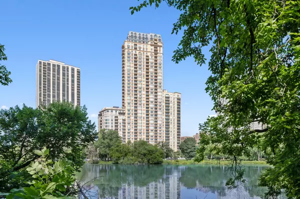 2550 N Lakeview AVE #N906,  Chicago,  IL 60614