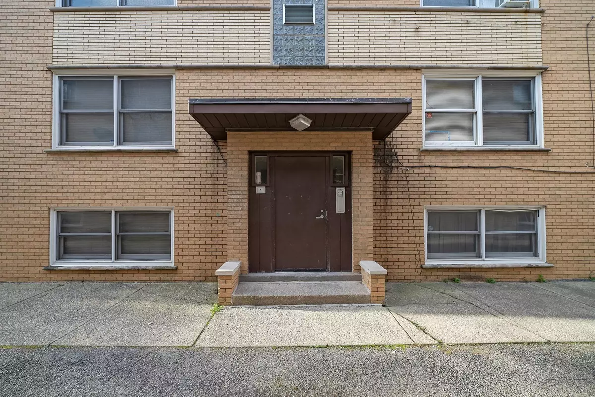 Blue Island, IL 60406,12452 Fairview AVE