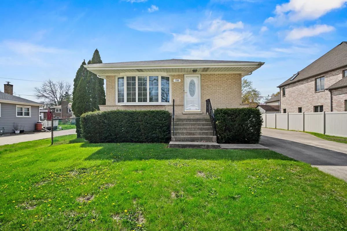 Elmhurst, IL 60126,780 N adele ST