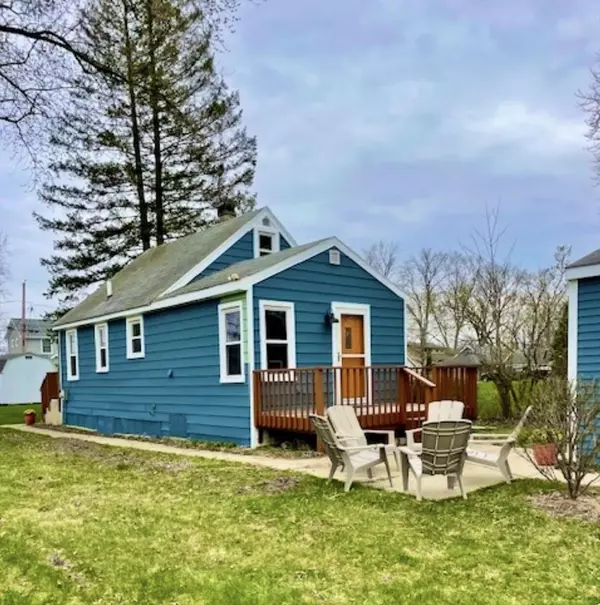 Johnsburg, IL 60051,1415 W Sunnyside DR