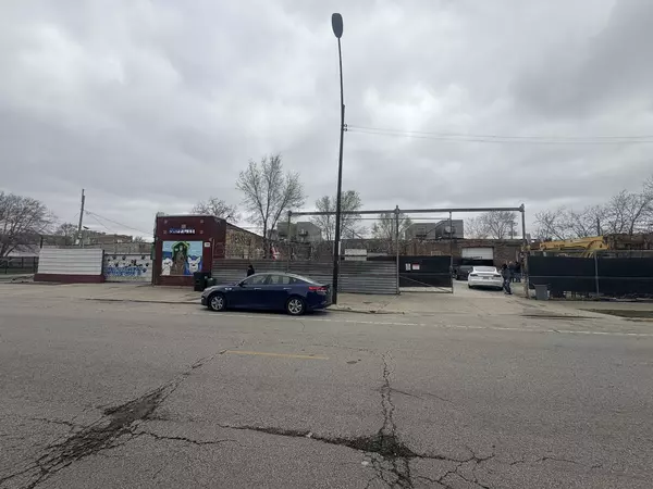 2738 W Harrison ST, Chicago, IL 60612