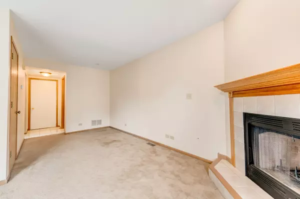Naperville, IL 60565,1922 Wisteria CT #2