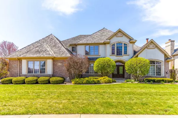 1304 Lingonberry CT, Libertyville, IL 60048
