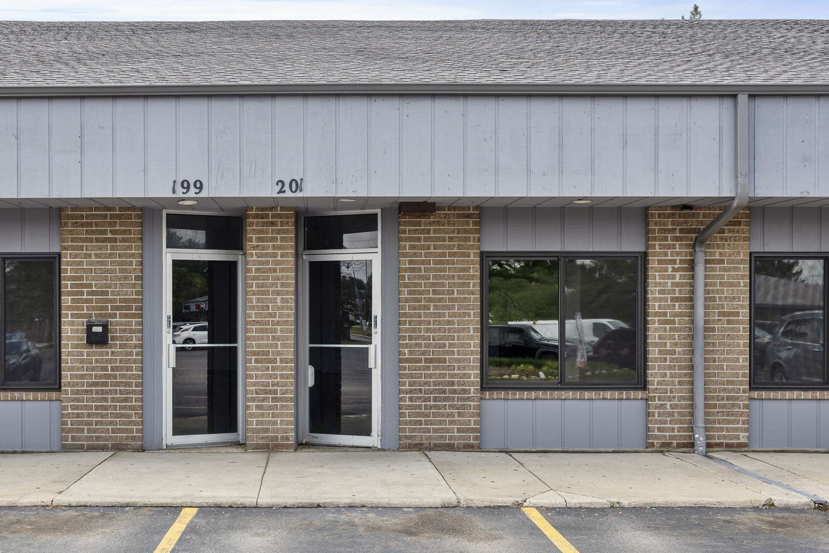 27W201 Geneva RD, Winfield, IL 60190