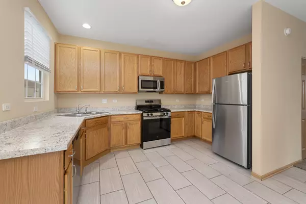 Romeoville, IL 60446,205 S Oak Creek LN