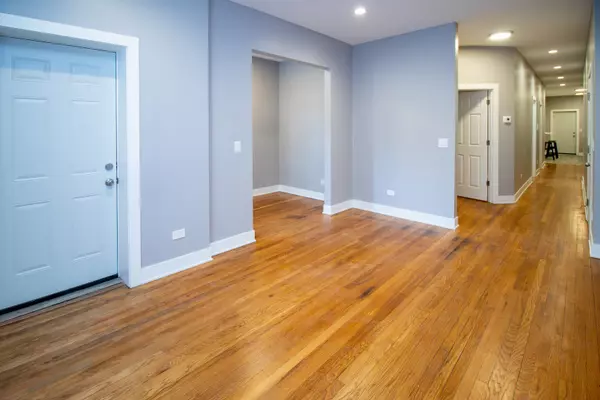 Chicago, IL 60615,5310 S Harper AVE #1S
