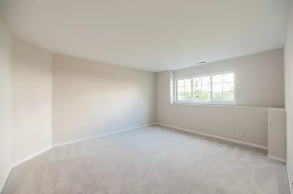 Round Lake, IL 60073,573 S Rosehall LN #0