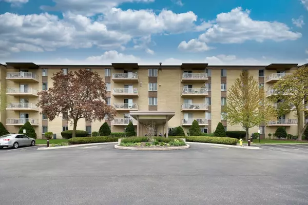 Elmhurst, IL 60126,110 W BUTTERFIELD RD #214S