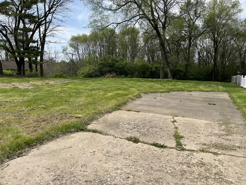 122 DONALD CT, East Peoria, IL 61611