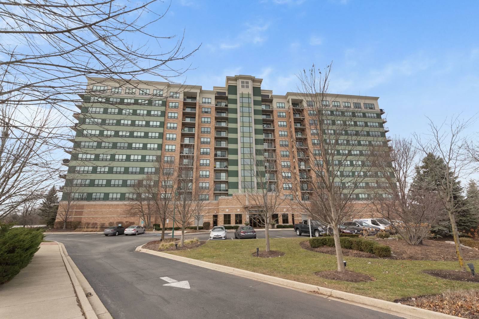 6420 Double Eagle DR #510, Woodridge, IL 60517