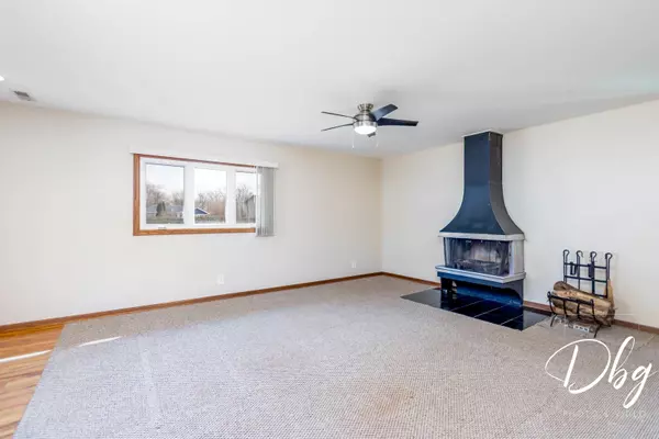 Holiday Hills, IL 60051,1503 Evergreen ST