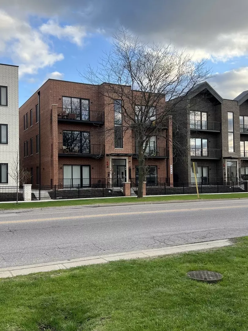 River Grove, IL 60171,8029 W Belmont AVE #202