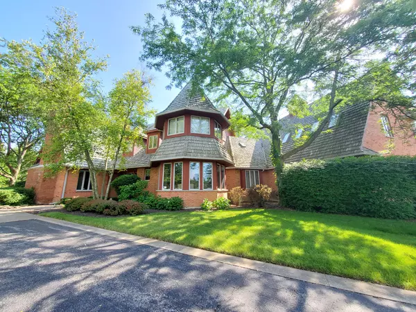 37418 N Fox Hill DR, Wadsworth, IL 60083