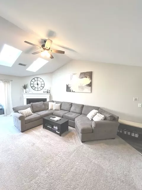 Schaumburg, IL 60193,Address not disclosed