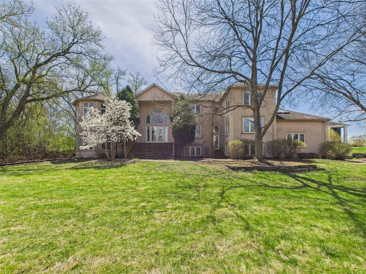 Libertyville, IL 60048,408 N Butterfield RD