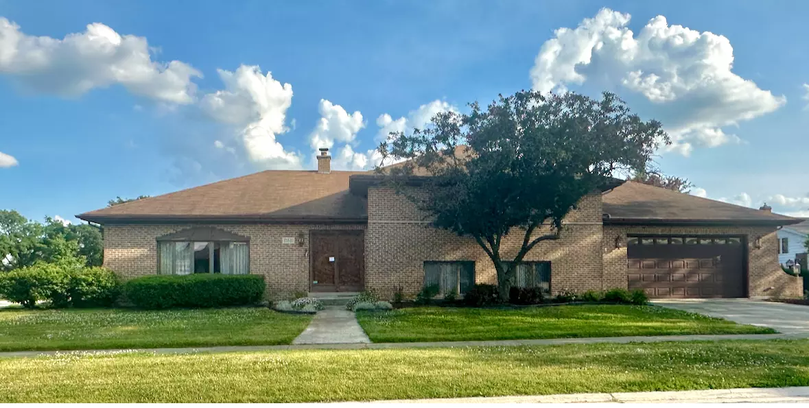 Westchester, IL 60154,10531 Camelot ST
