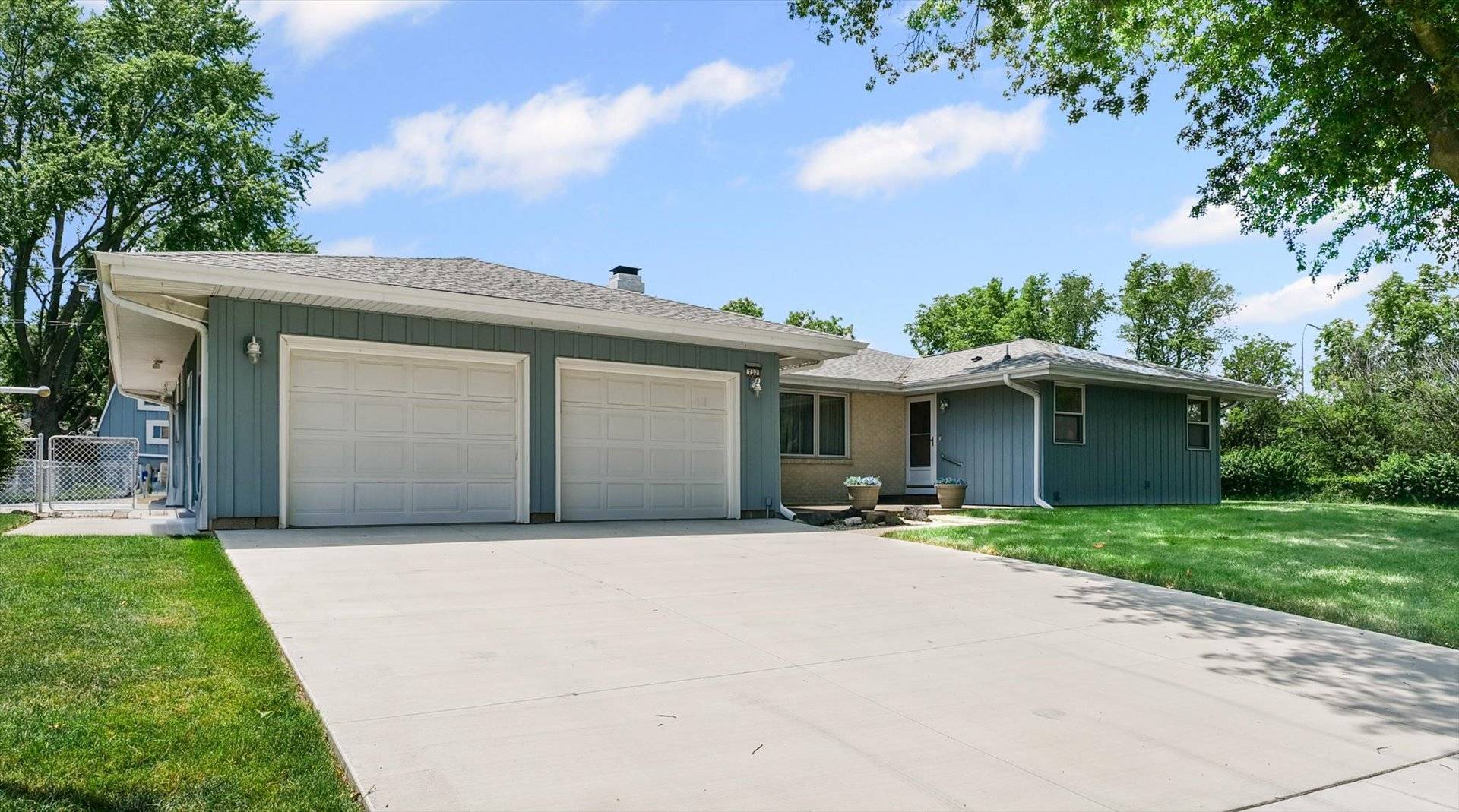 Urbana, IL 61802,707 W Dodson DR W